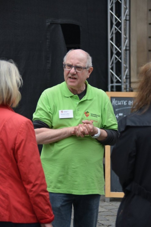 Roland Luther im Gespräch mit Wanderer
